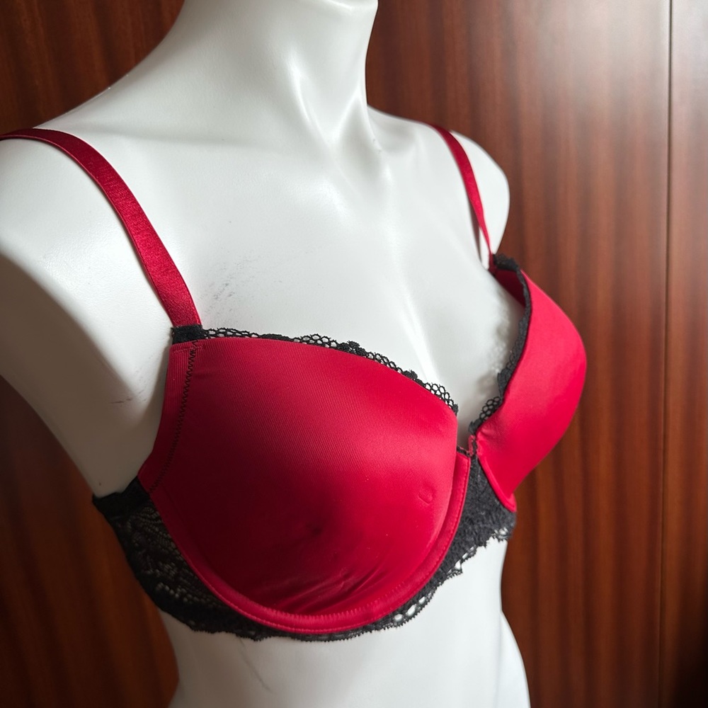 NWOT DKNY red/black push up bra Size 36D